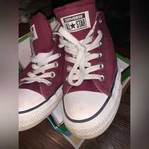 Converse Vintage Burgundy Women’s Low Top Sneaker - Size 8